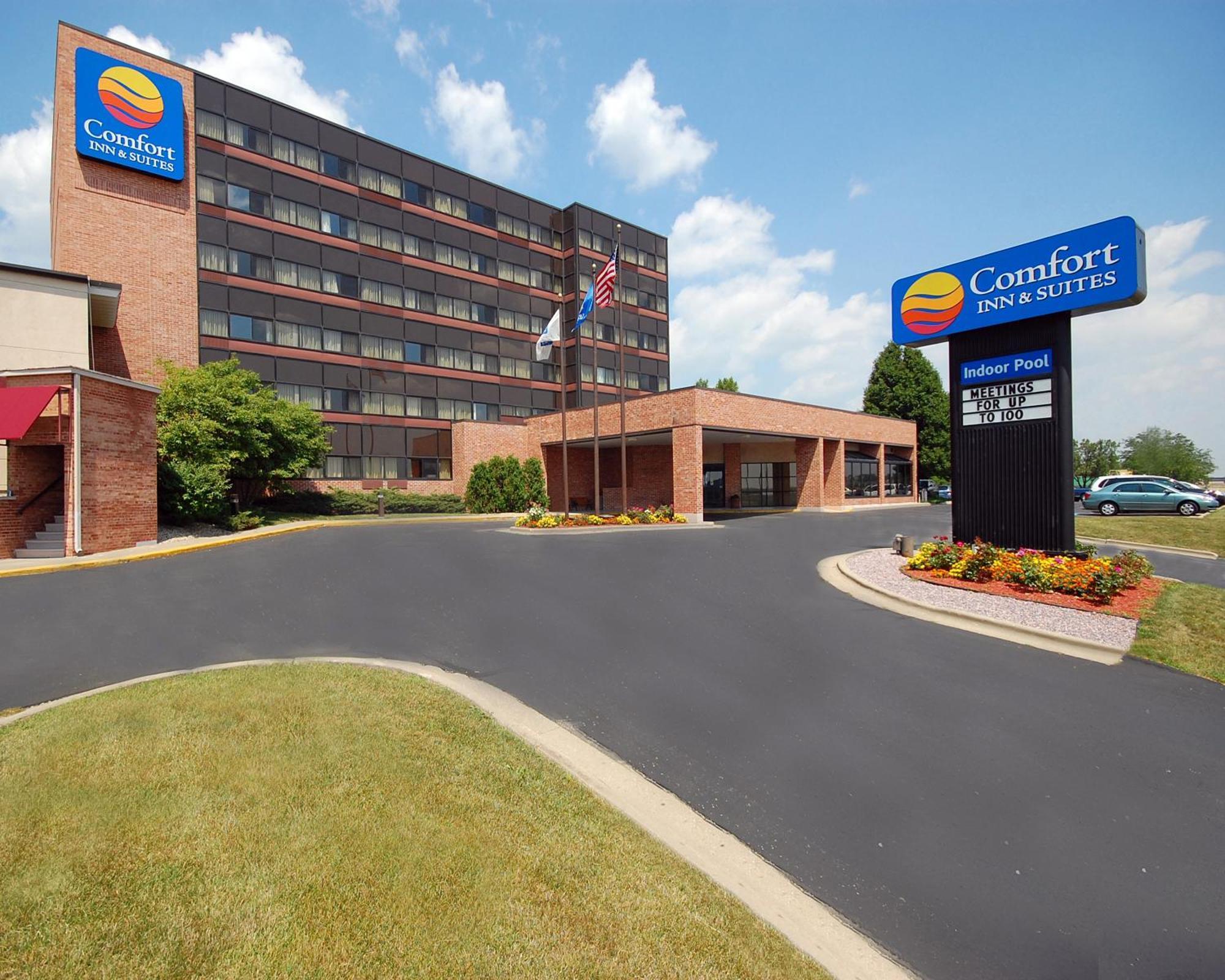 Comfort Inn & Suites Madison - Airport Exterior foto