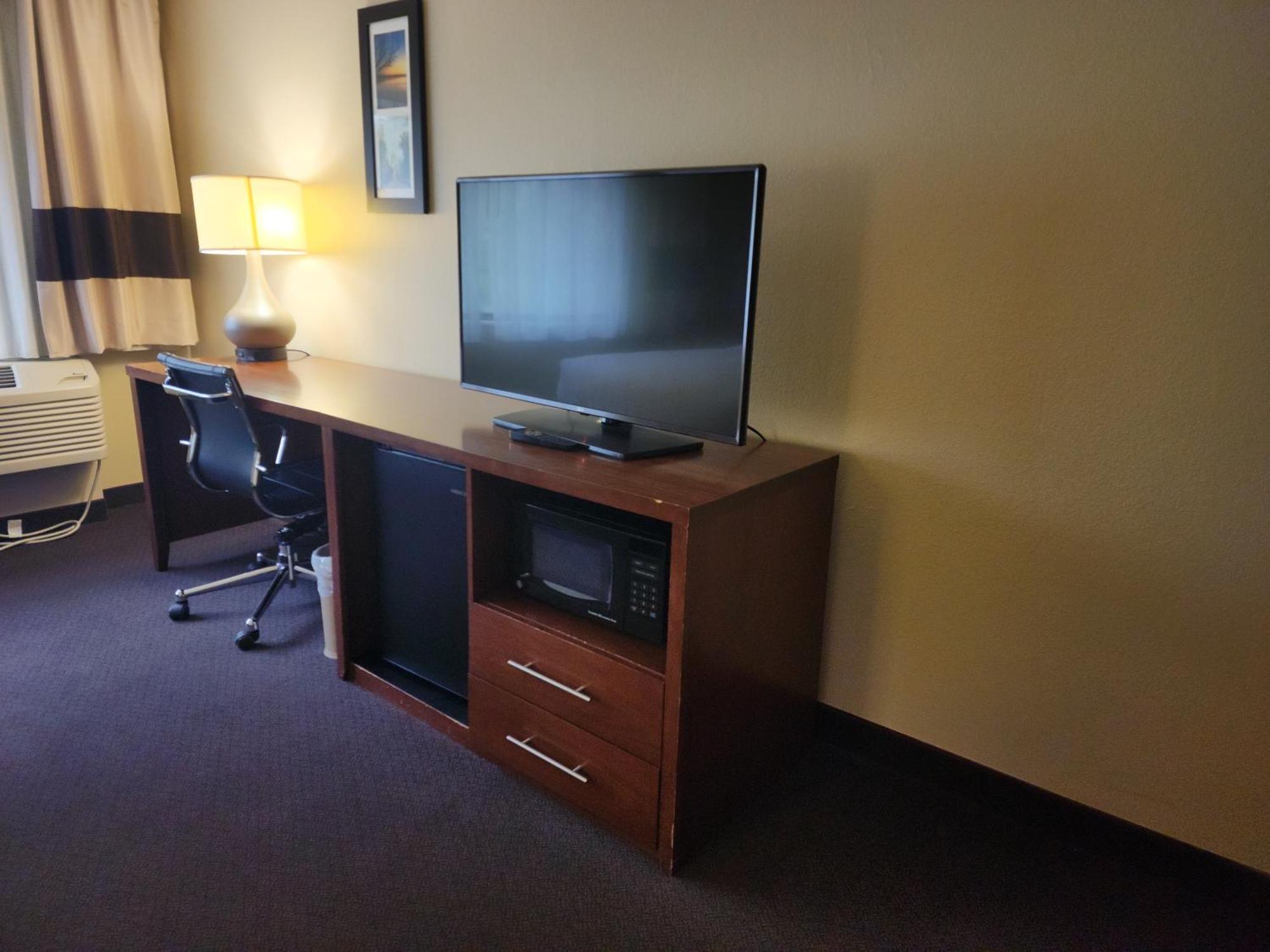 Comfort Inn & Suites Madison - Airport Exterior foto
